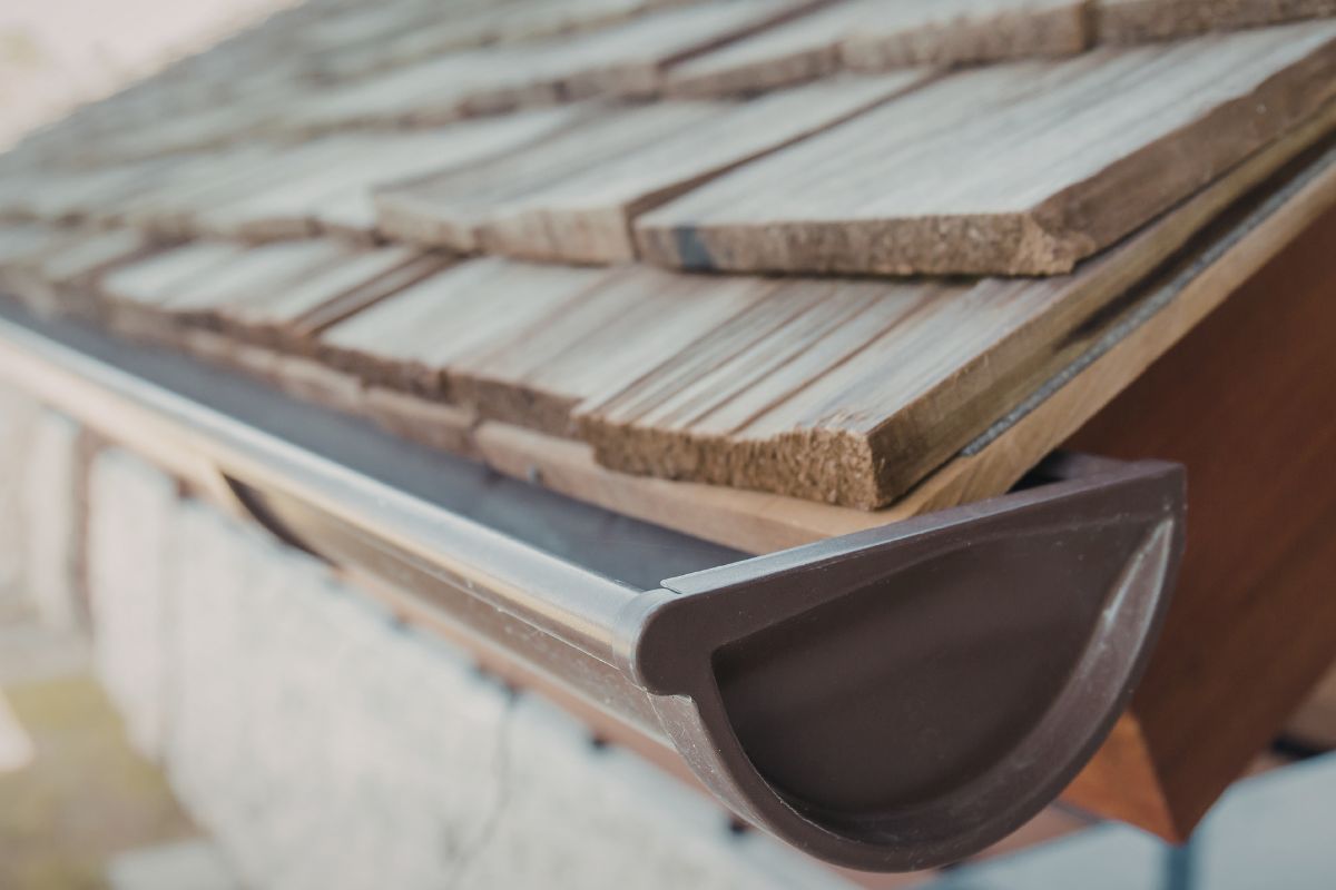 what are the signs you need new gutters